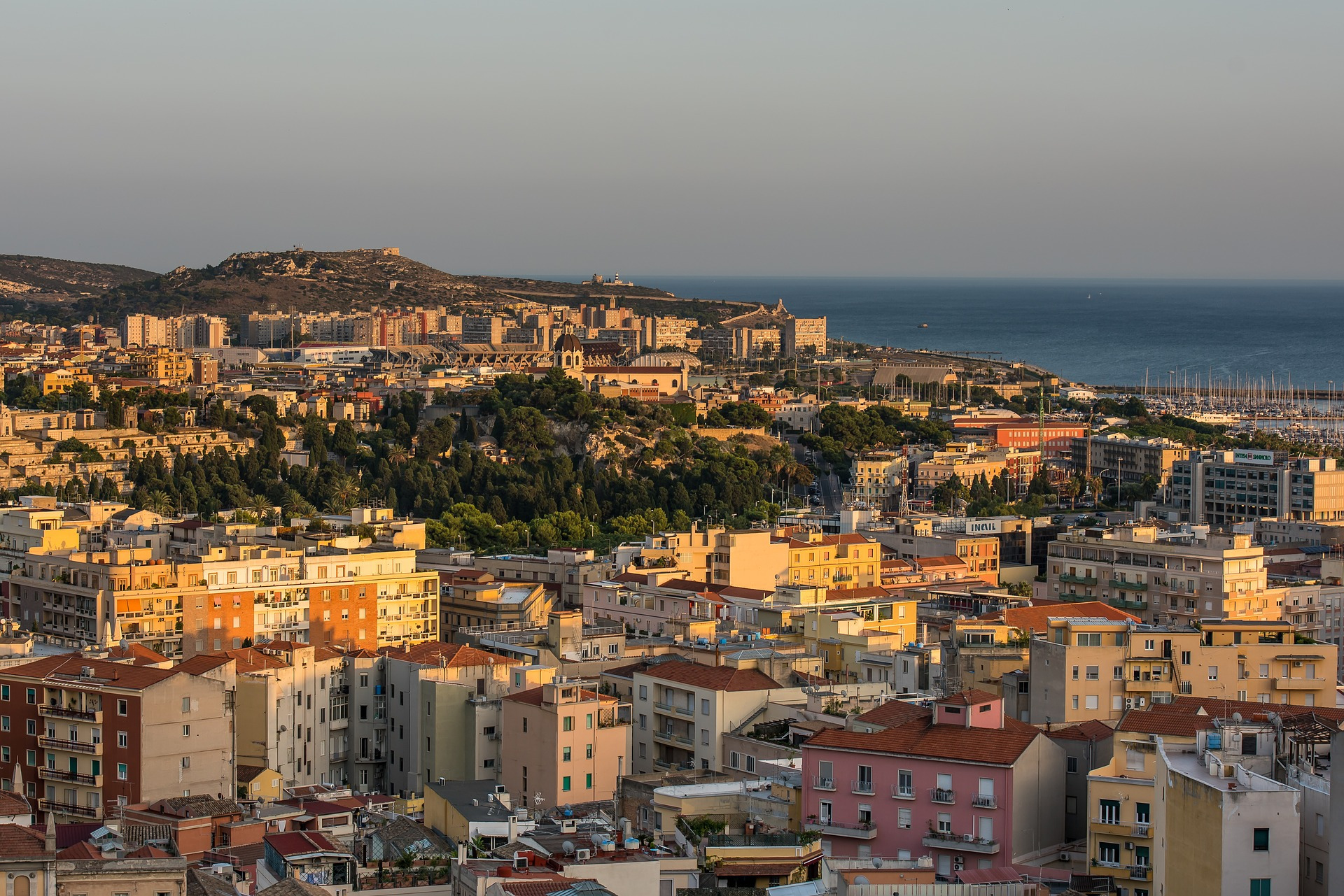 Cagliari, gli affitti sono roba per ricchi: niente monolocali sotto 400 euro e trilocali anche a 900