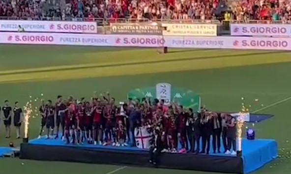 Incredibile alla Unipol Domus, rubata la coppa della promozione del Cagliari