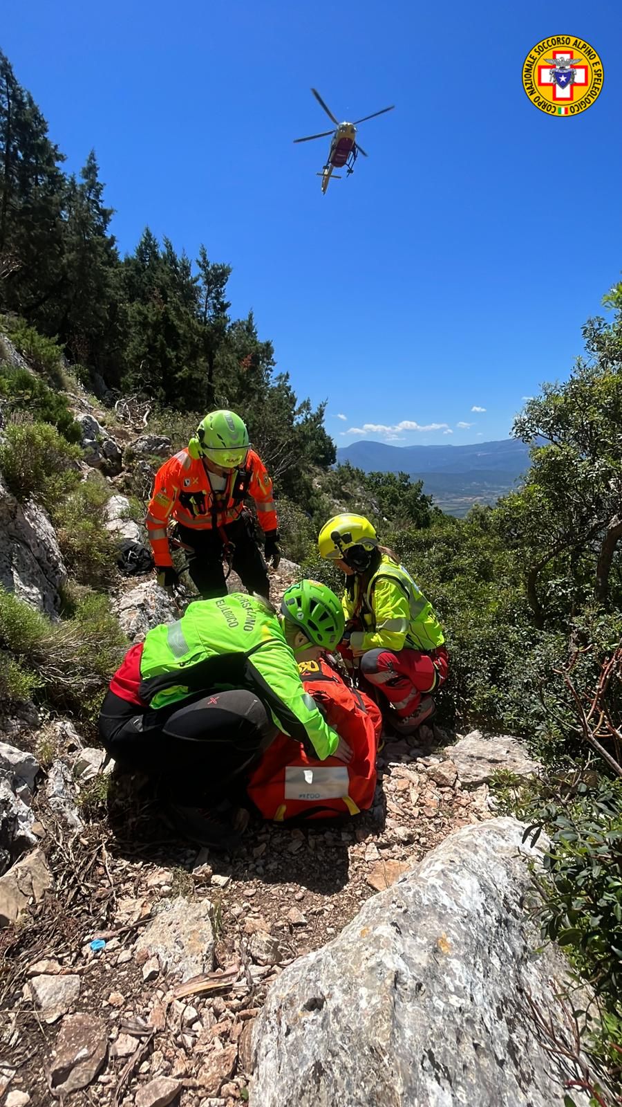 Baunei, arrampicatore scivola e si infortuna sulla falesia: arriva l’elisoccorso