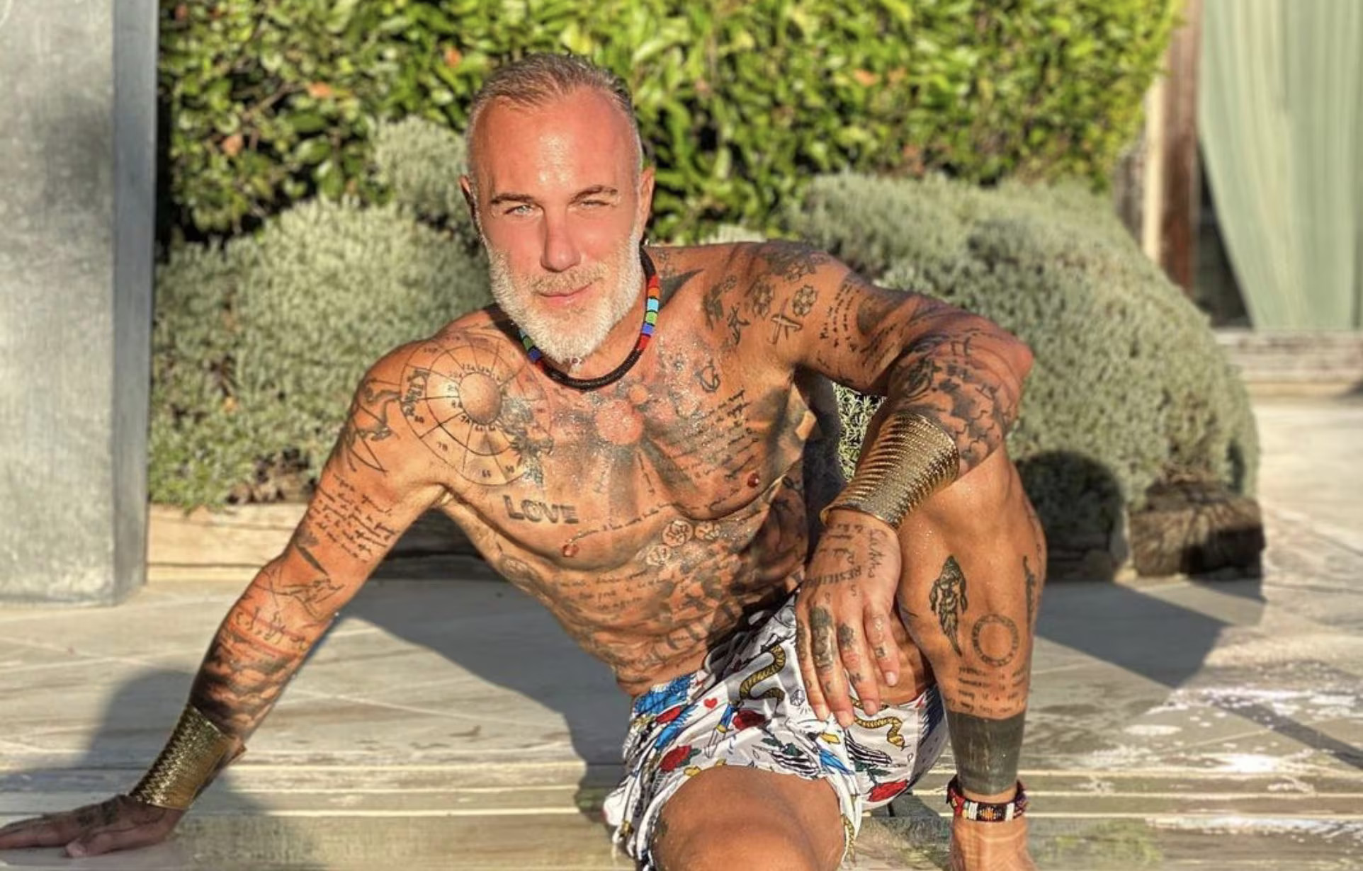 Sardegna, sequestrato il cantiere della villa extralusso di Gianluca Vacchi: stop al progetto da 15 milioni