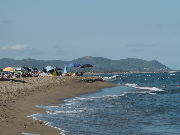 Muravera, vandali scatenati nelle spiagge: rubate le staccionate delle dog beach