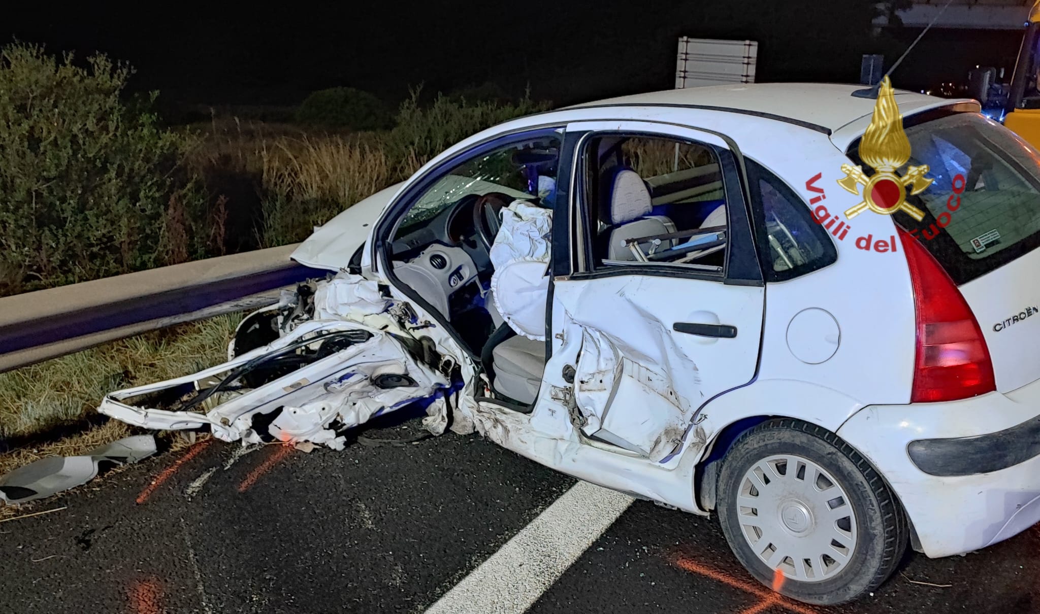 Gravissimo incidente sulla Sulcitana, schianto nella notte: un ferito in codice rosso