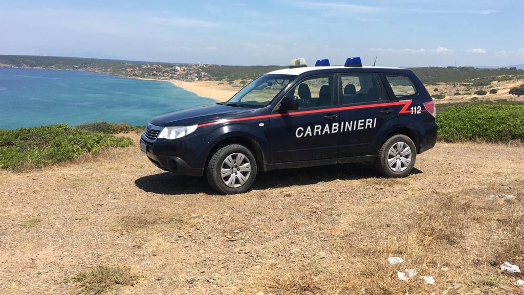 Muravera, parcheggiano l’auto nella spiaggia di San Giovanni: multate due donne