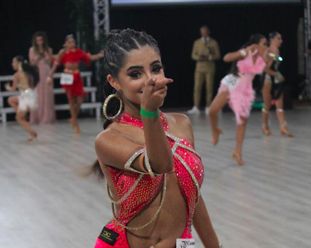 Giulia Cinus di Assemini è pluricampionessa di ballo