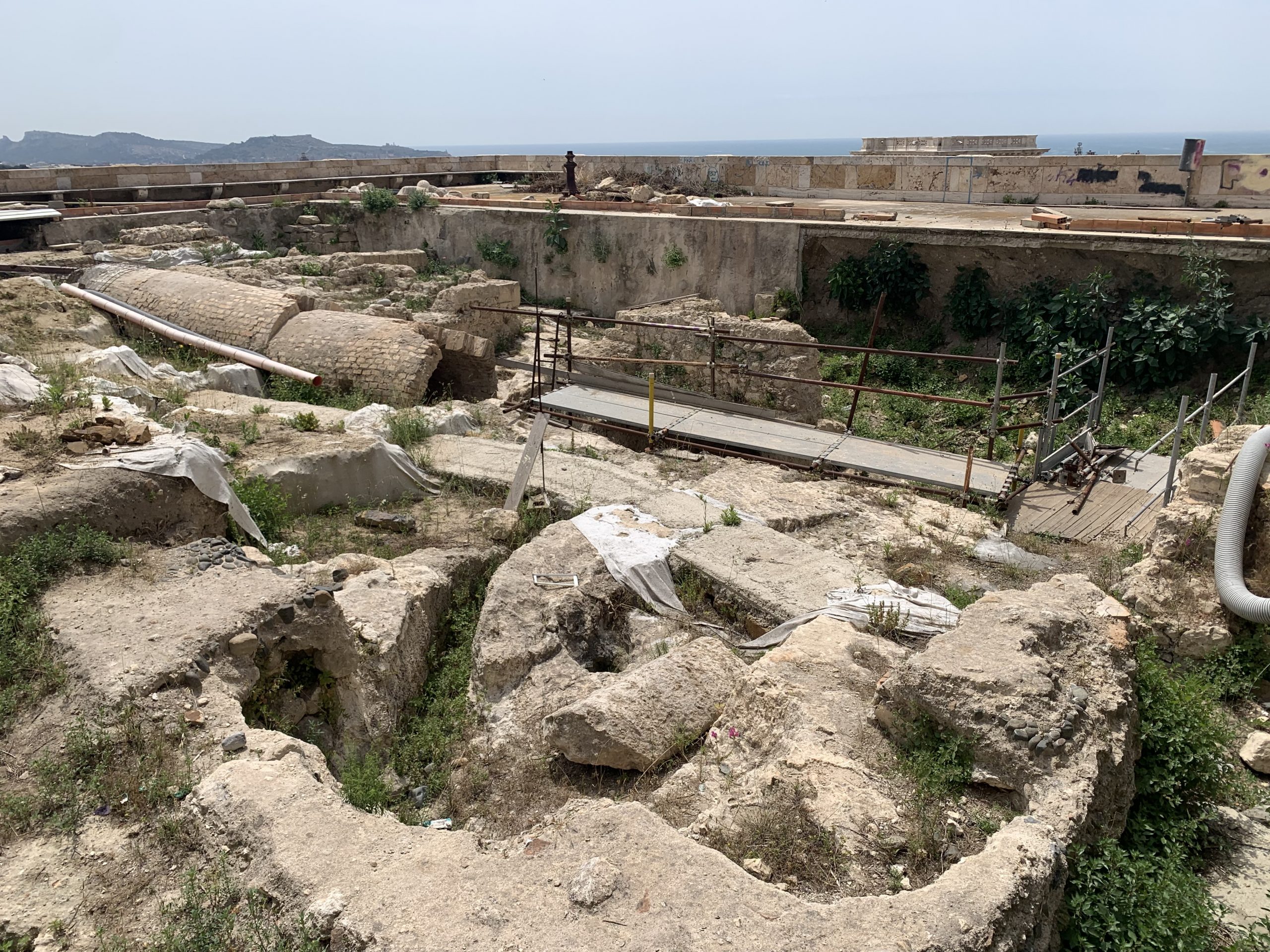 Bastione di Saint Remy tra ratti ed eterni cantieri: esplode il caso in Consiglio comunale