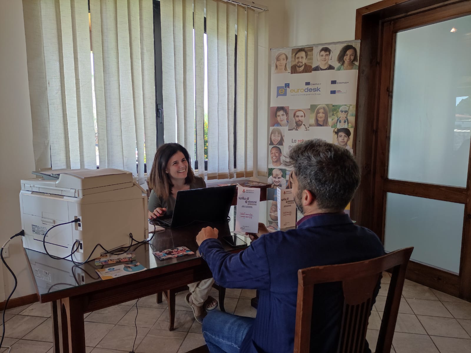 Taglio del nastro a Quartu per lo spazio giovani: “Aiuto sicuro per istruzione, formazione e lavoro”