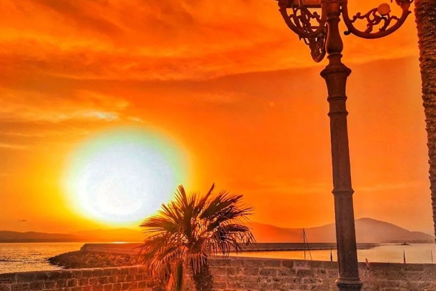 Meteo Casteddu, regge il caldo a livelli tipicamente estivi: picchi di 30 gradi