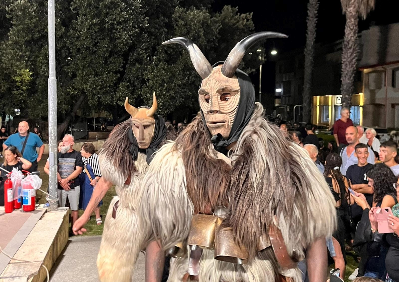 A Muravera serata magica e boom di visitatori per Maskaras, il carnevale tradizionale sardo