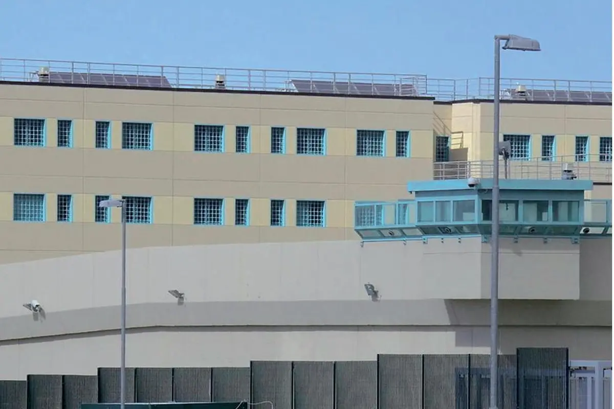 Sardegna, follia nel carcere di Bancali: un terrorista islamico picchia due agenti