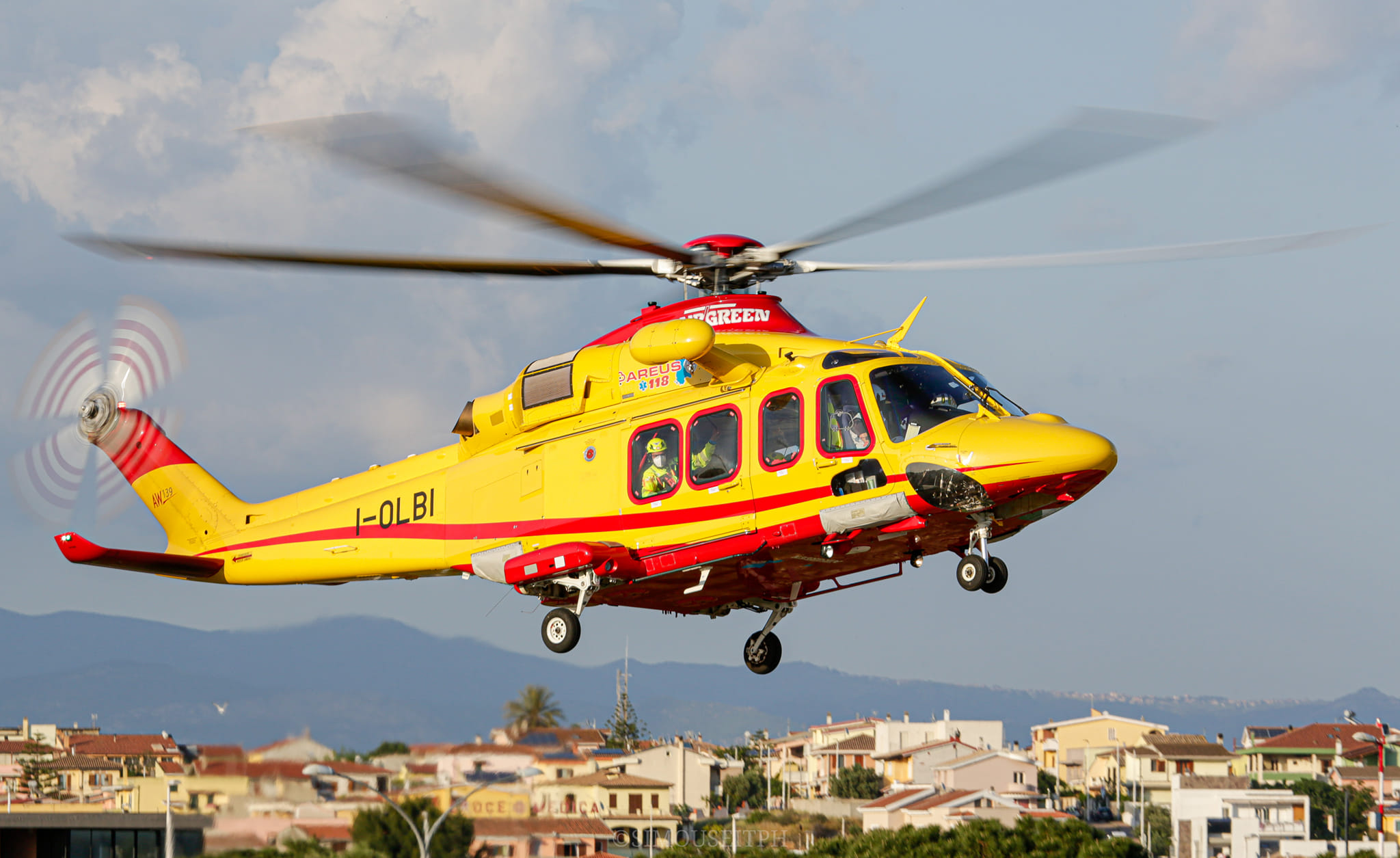 Colpito dall’elica di una barca mentre pesca, 71enne portato in gravissime condizioni al Brotzu
