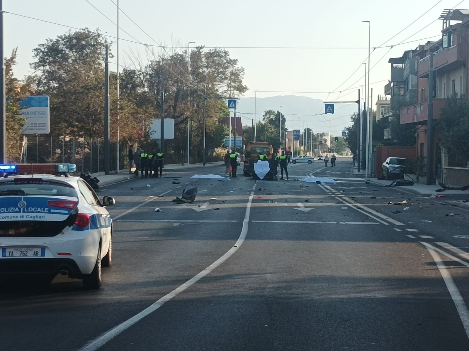 Alba di sangue in viale Marconi a Cagliari, 4 giovani muoiono in un terribile incidente (VIDEO)