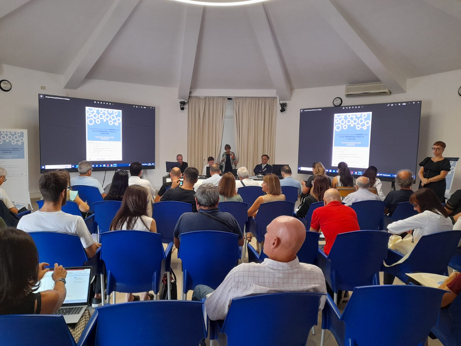 Cagliari, nuova rivoluzione del traffico in via Roma con il piano mobilità della città metropolitana