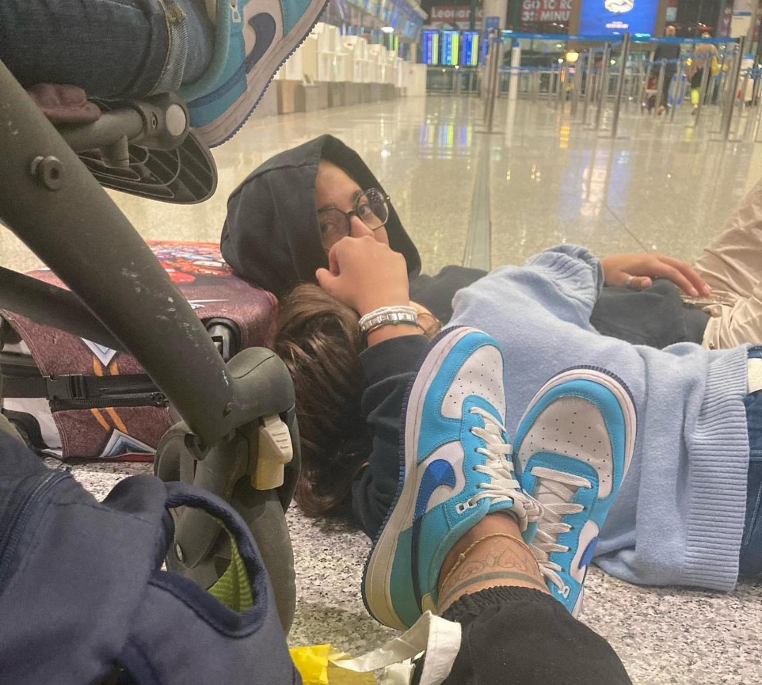 Numero dell’imbarco sbagliato: “Per colpa di Ita siamo rimaste accampate a Fiumicino con due bambine”