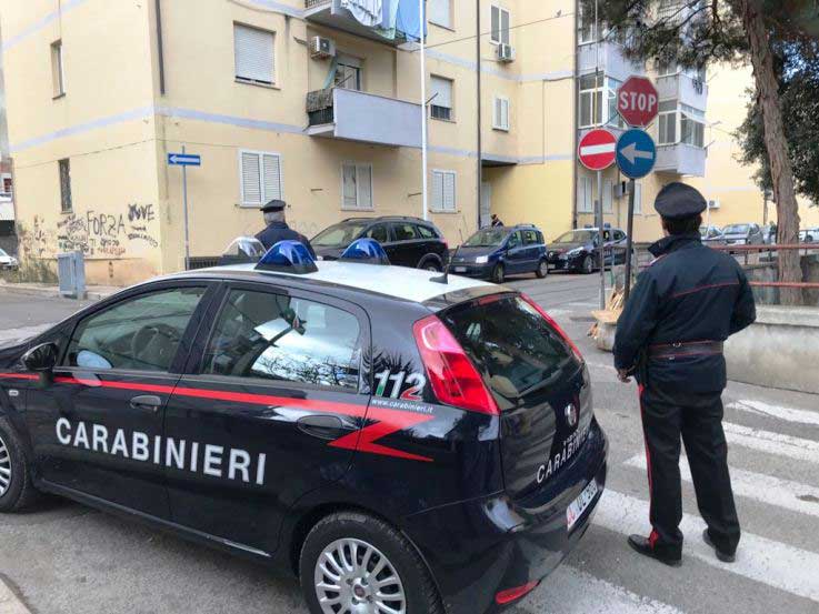 Cagliari, tenta di rapinare un 93enne a Is Mirrionis: malvivente catturato dai residenti del rione