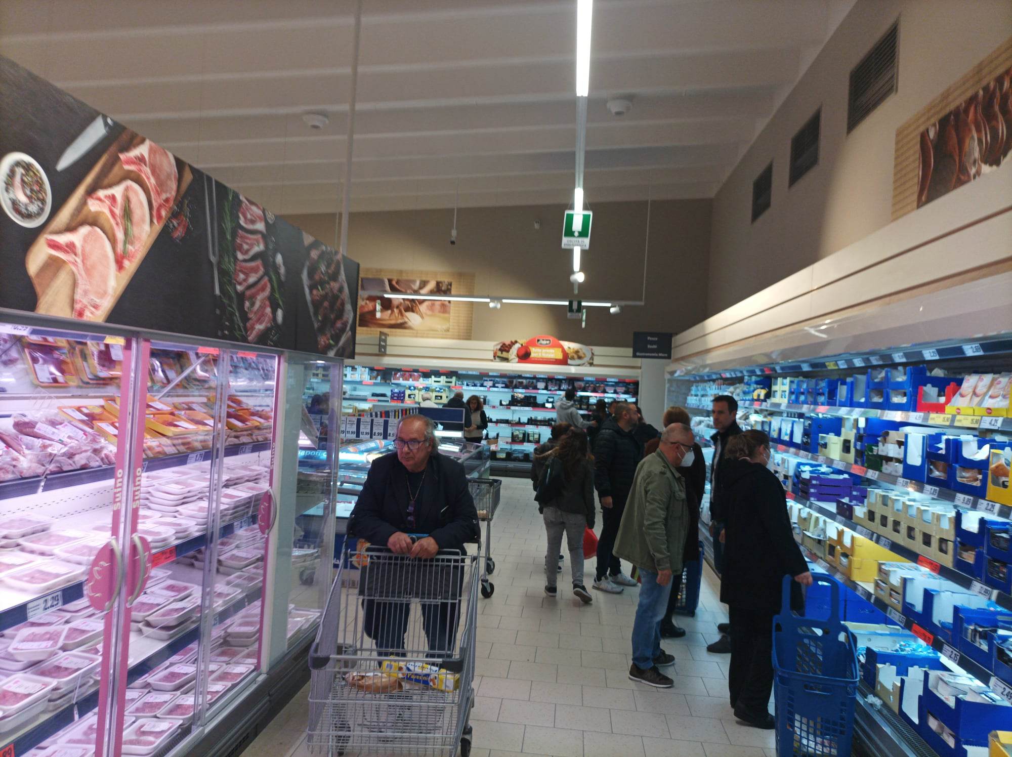 Prezzi pazzi e famiglie in crisi, nel Cagliaritano discount come funghi: ne apriranno altri 7