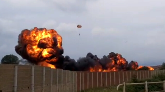 Si schianta un aereo delle Frecce Tricolori, muore una bambina di 5 anni