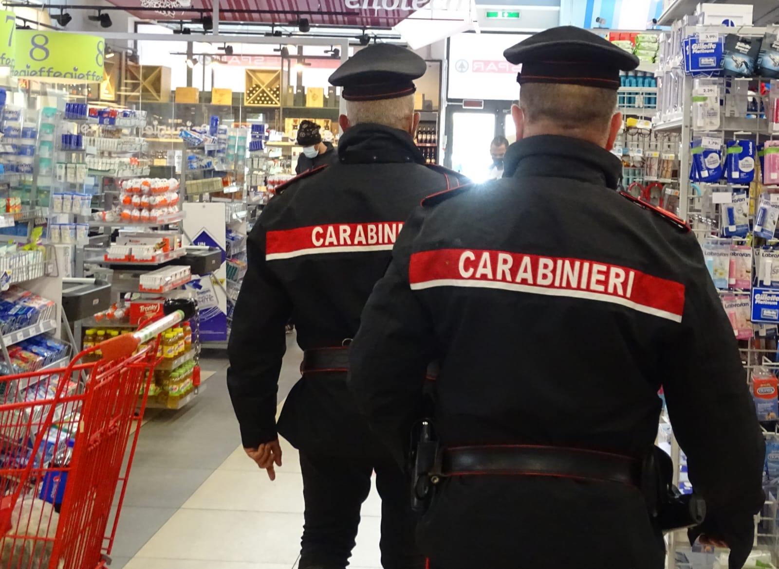 Furto da “MD” a Quartu, le telecamere incastrano due uomini