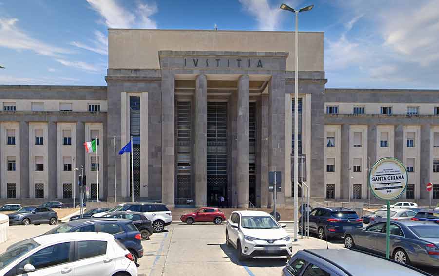 Nasconde duemila piante di marijuana a Sestu, 42enne patteggia due anni: caccia ai complici