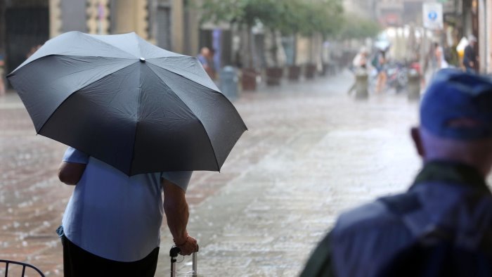 Meteo Casteddu, clima pazzo sulla Sardegna: pioggia sicura ma punte di 29 gradi