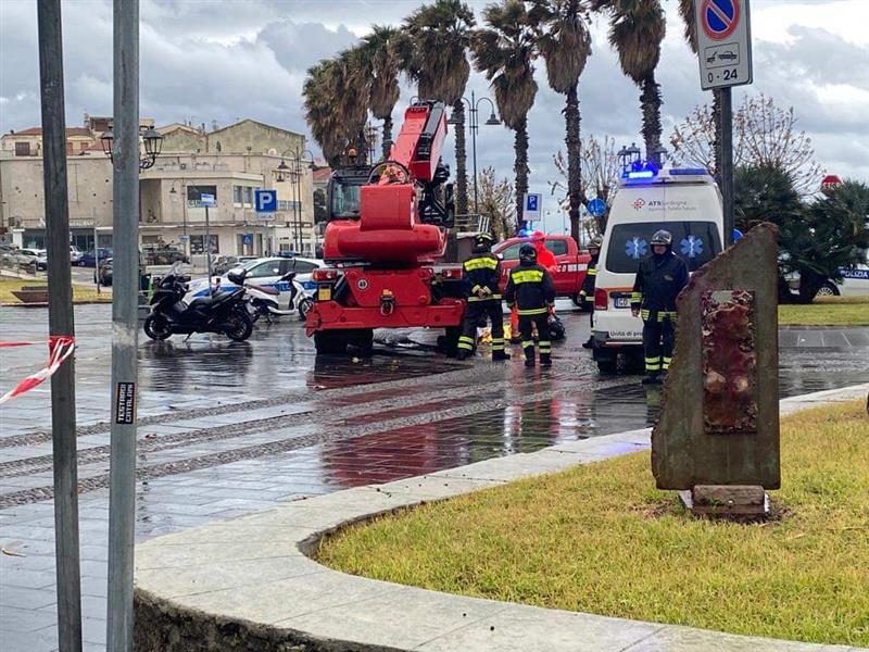 Dramma ad Alghero, collaboratrice scolastica uccisa da un camion gru: addio a Caterina Mariani