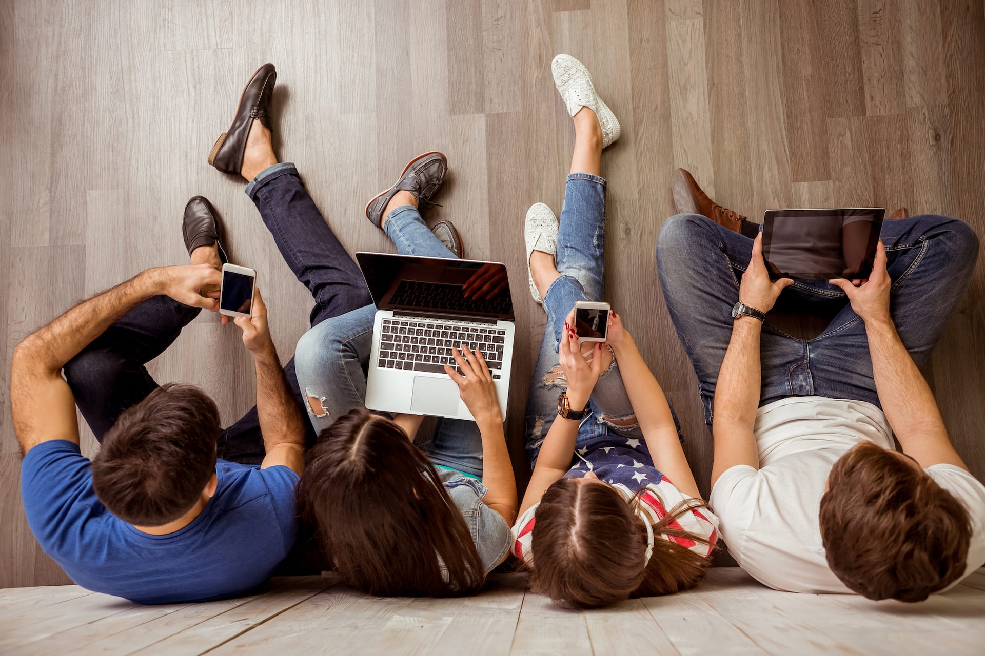 Bambini e ragazzi sardi schiavi di internet, 14 su 100 sono vittima di cyberbullismo