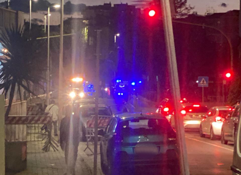 Schianto tra due auto in via Quirra a Cagliari, traffico in tilt: coppia all’ospedale