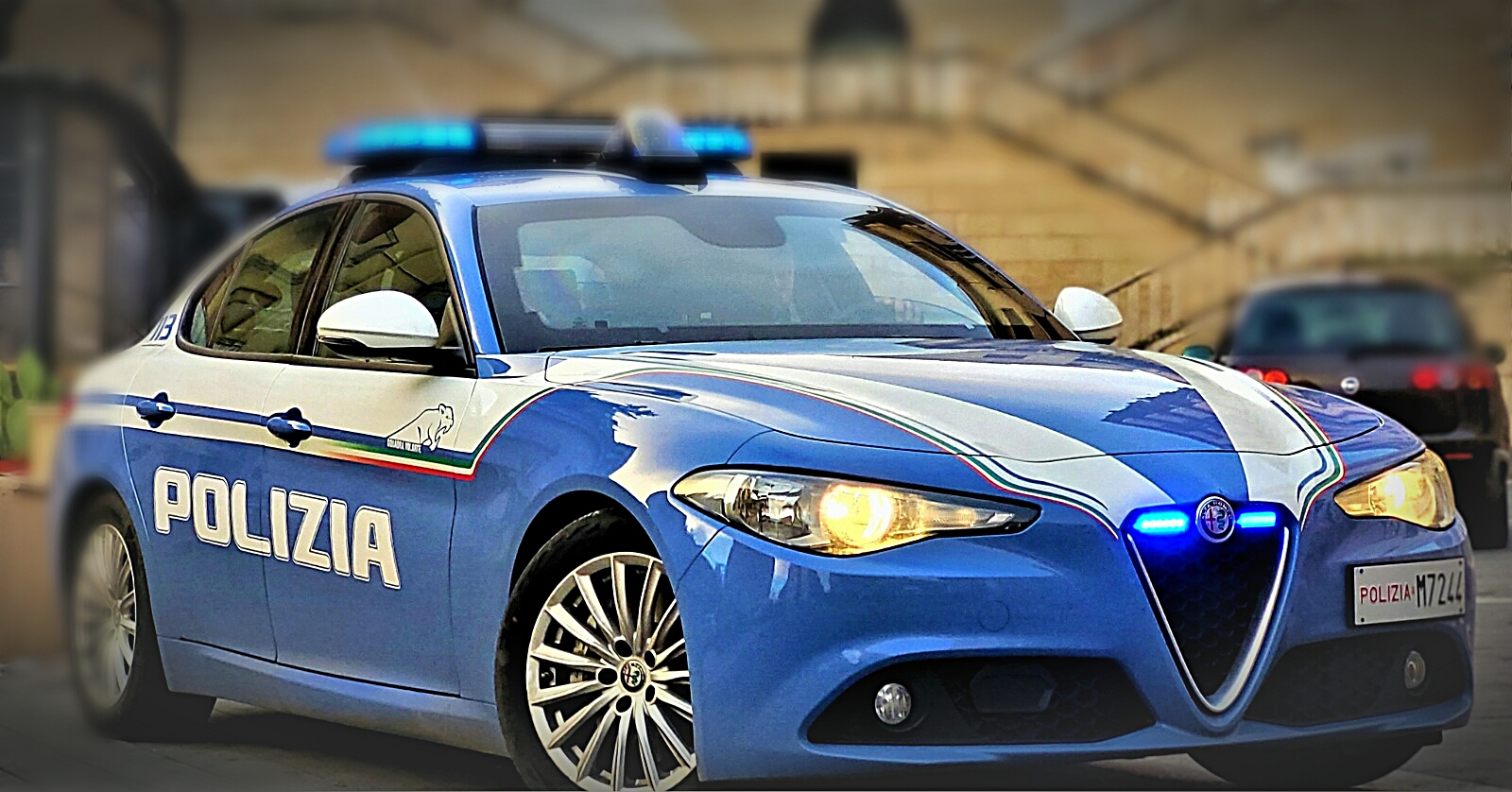 Cagliari, maxiblitz con 100 poliziotti in bar e locali alla ricerca di armi e droga (VIDEO)