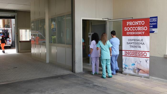 Cagliari, beffa per Oss e infermieri: “Incarichi a pochi privilegiati e niente extra per festivi e notturni”