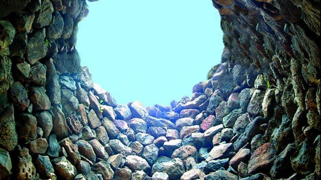 Le misteriose sentinelle di pietra: un viaggio nei segreti dei nuraghi in Sardegna