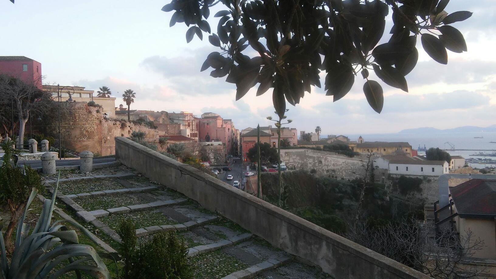 Meteo Casteddu, poche nuvole e 21 gradi a Cagliari: l’autunno vero si prende una pausa