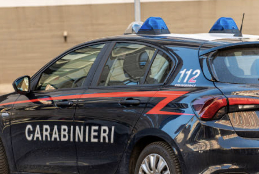 Bimba di 7 anni  chiama i carabinieri e salva la mamma dal padre che la stava picchiando