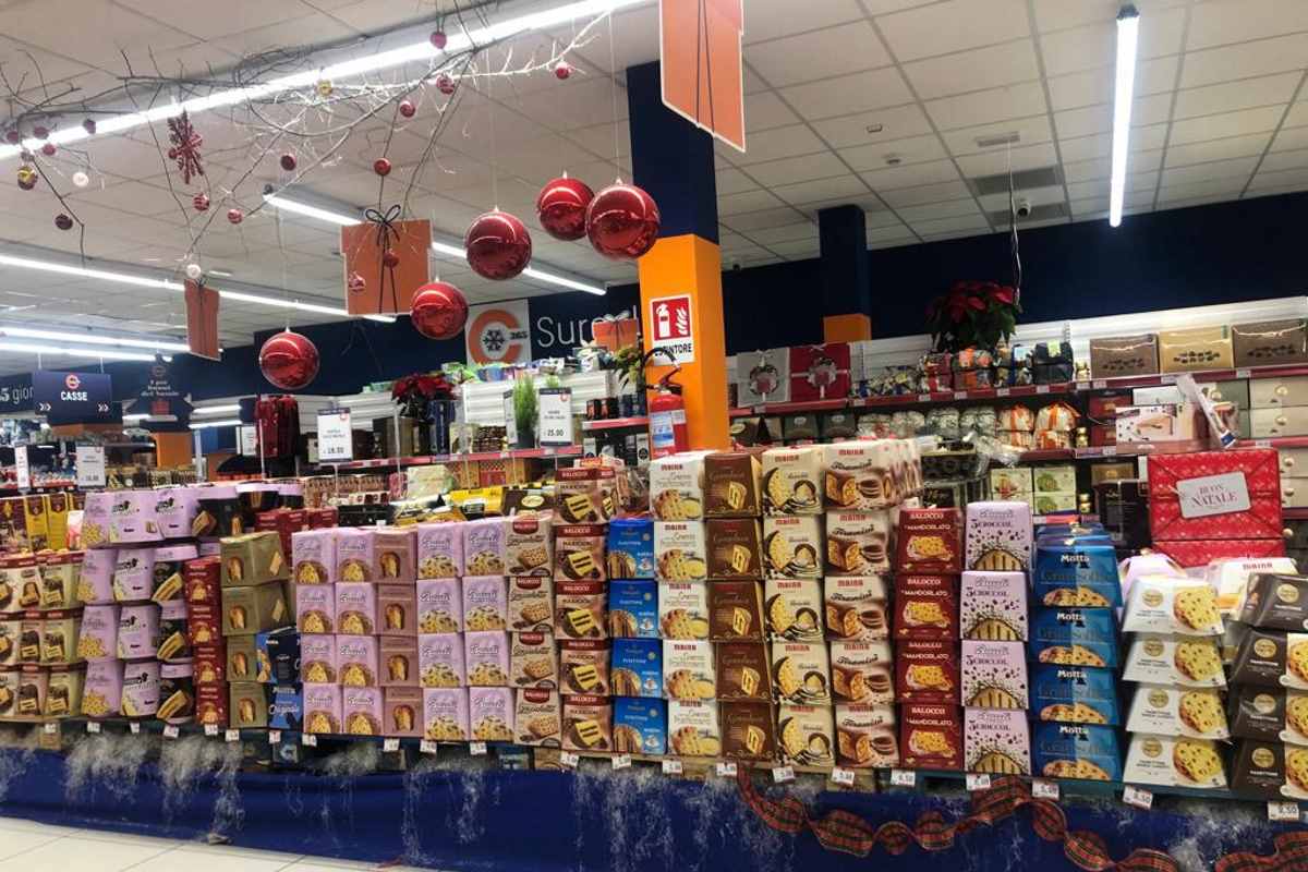 Cagliari, prezzi pazzi anche per panettoni e pandori: “Ma senza sprechi possibile risparmiare 80 euro”