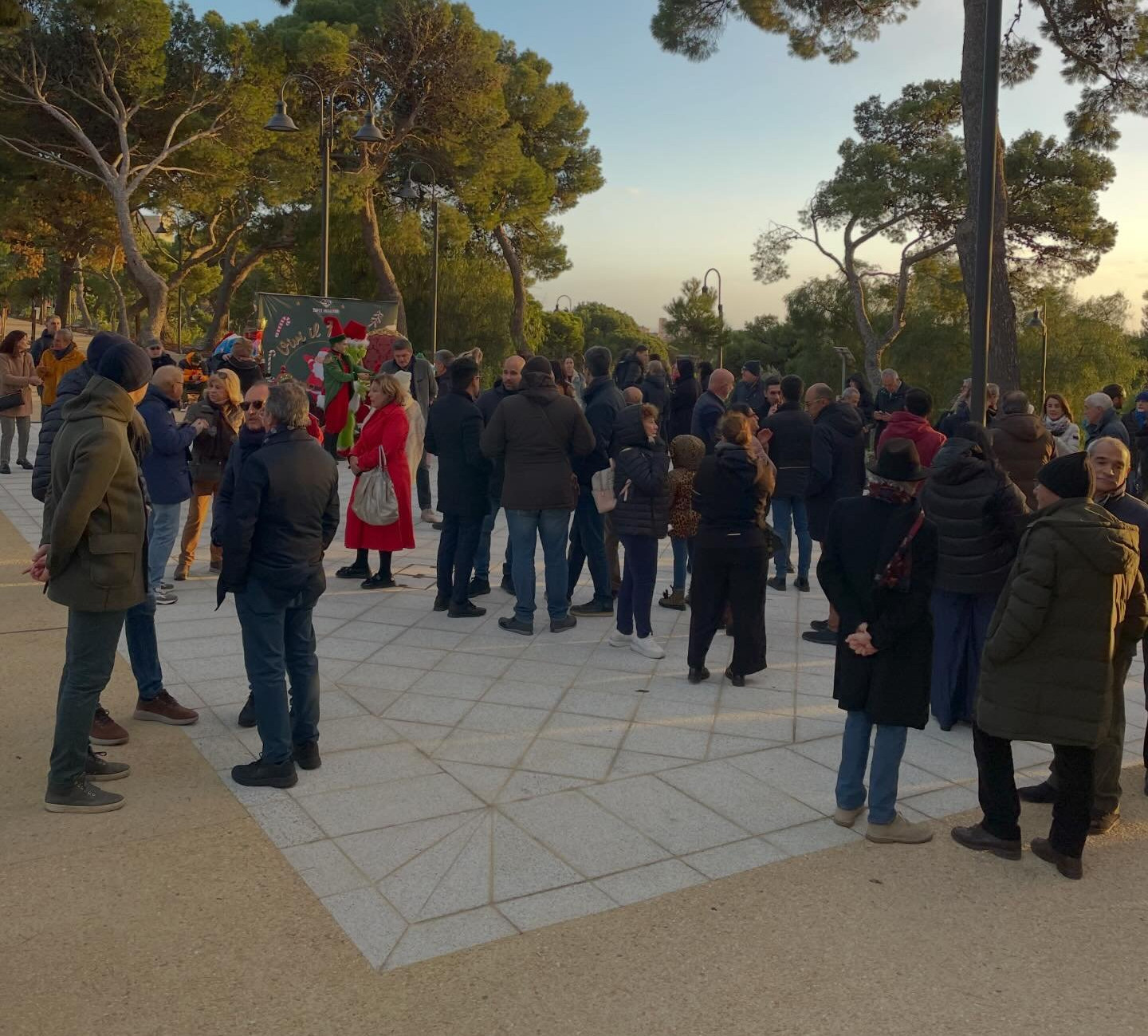 Cagliari, taglio del nastro per il nuovo viale Buoncammino: “I chioschi saranno progettati dall’Università”