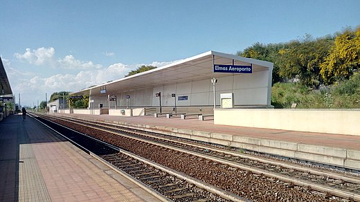 Cagliari, la denuncia: “Mia figlia minorenne fatta scendere dal treno perché l’app non funzionava”
