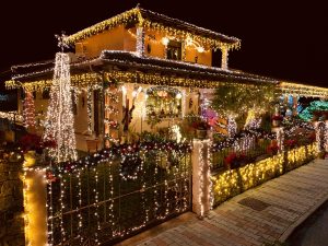 Concorso “Le migliori luminarie in Sardegna 2023”: ecco le sette finaliste, via al voto