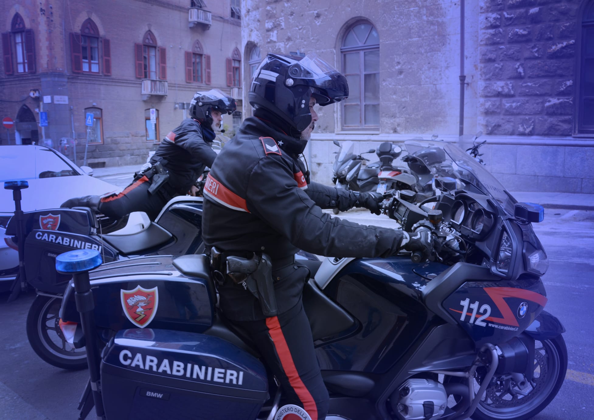 Documenti rubati e armi proibite, giovane senegalese arrestato a Cagliari