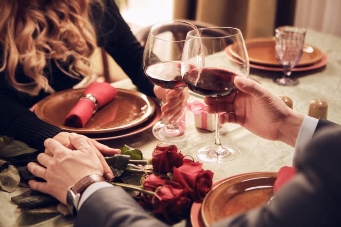 Cagliari, San Valentino come Natale nei ristoranti: anche 60 euro a testa con meno antipasti e primi
