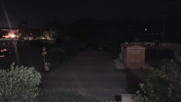 Capoterra, buio profondo a Rio San Girolamo: “Da mesi si rischia di essere investiti”
