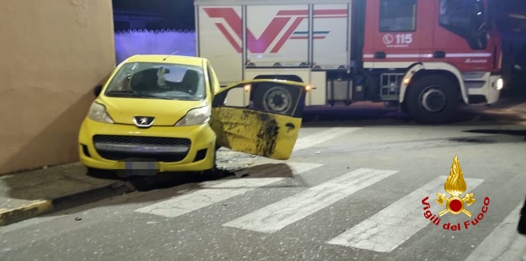 Grave incidente a Sinnai, 42enne resta incastrata tra le lamiere