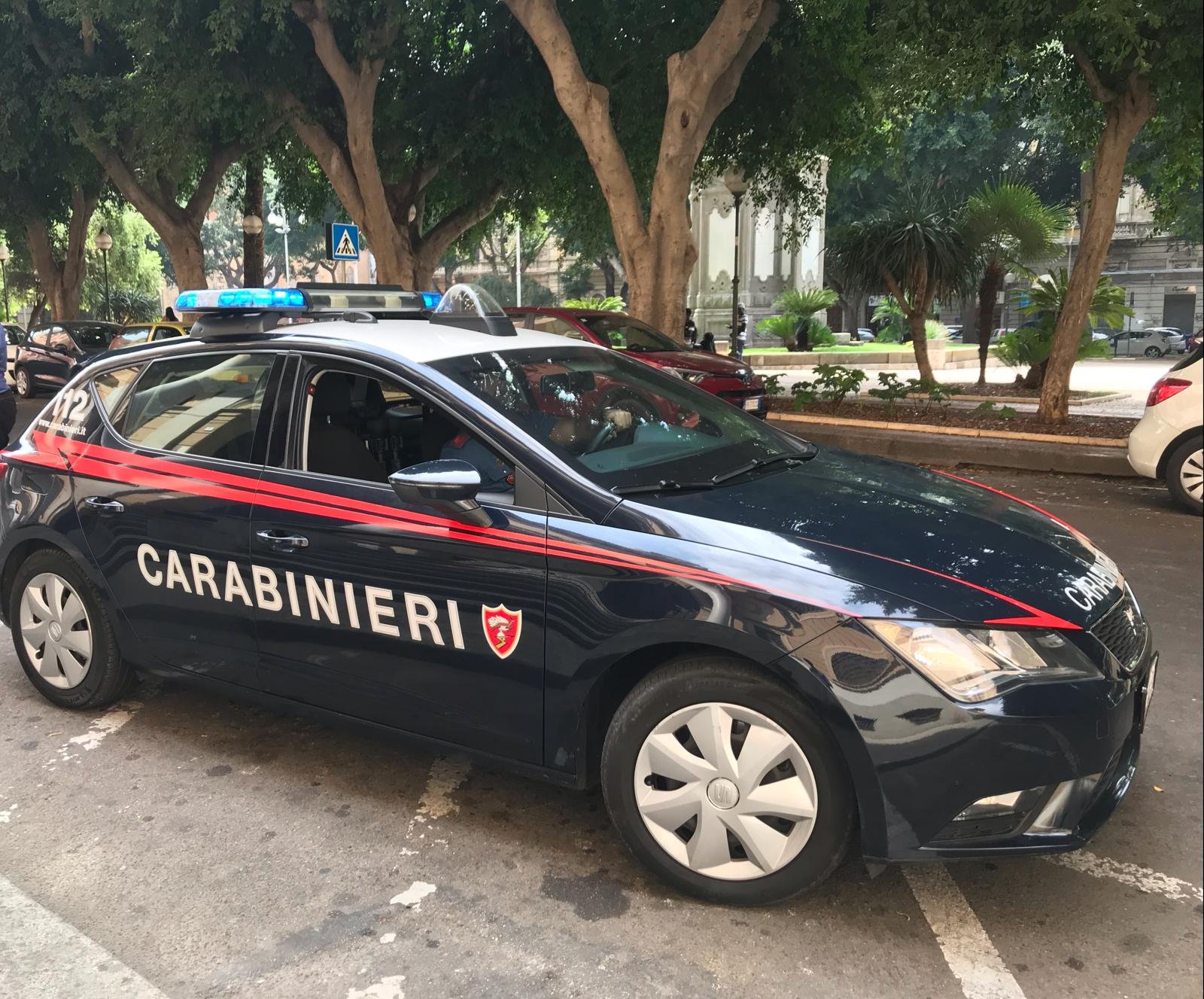 Rubano un cellulare a un 19enne a Cagliari: arrestati un marocchino e un algerino