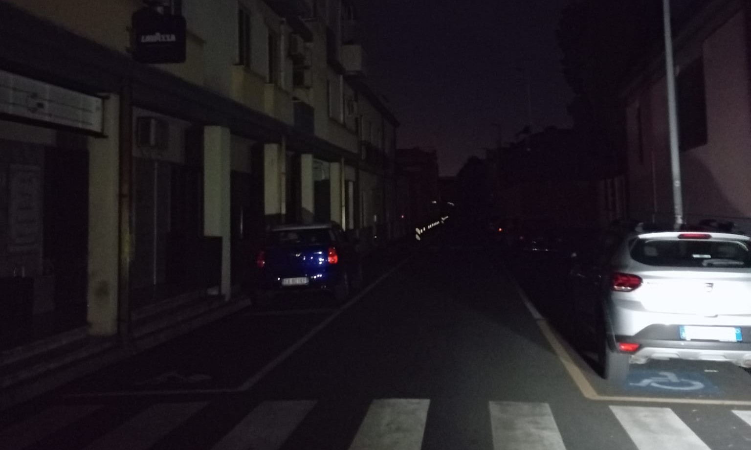 Strade al buio a Monserrato, l’umidità e la pioggia mandano in blackout alcune tra le vie principali