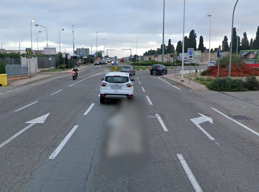 Cagliari, travolto da un’auto mentre attraversa in viale Monastir: un uomo grave all’ospedale
