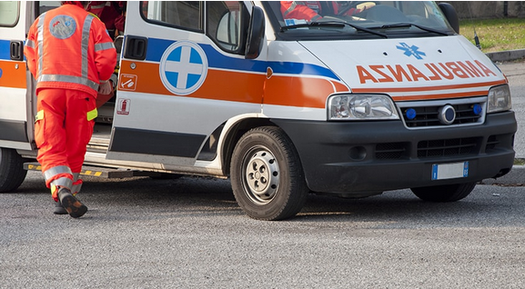 Incidente sul lavoro in cantiere a Olbia, operaio gravissimo: colpito da un oggetto metallico agli occhi