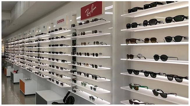 I consigli di Neon Europa: Arredamenti in Plexiglas per i Negozi di Ottica