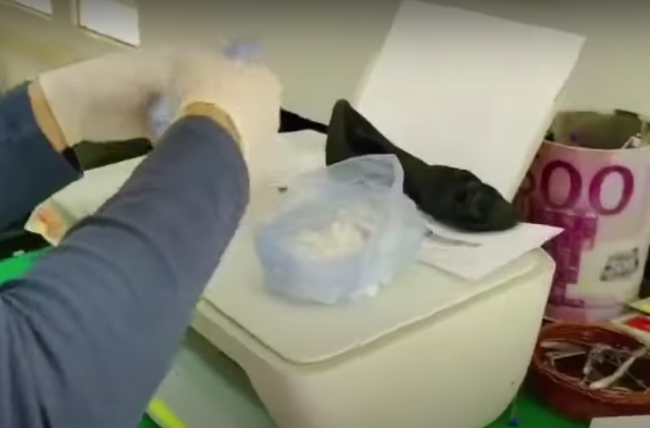 Nasconde la droga nella stampante, 67enne di Cagliari condannato a 4 anni eviterà comunque il carcere