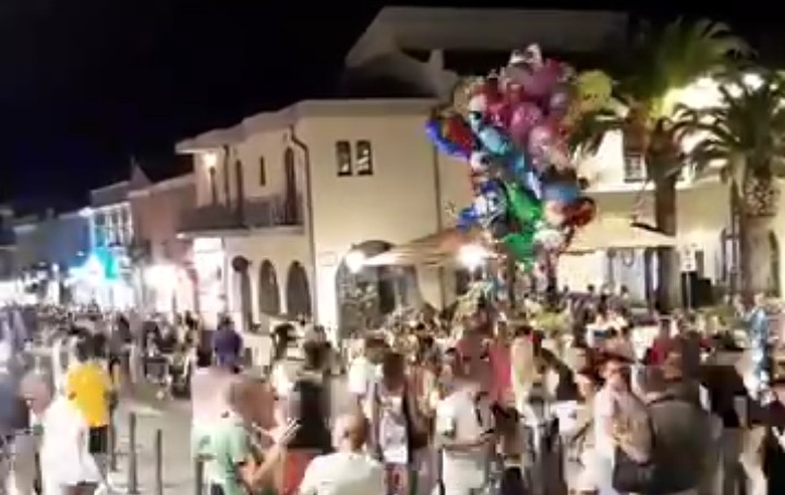Villasimius, anche 2 euro per un caffè di fronte al mare