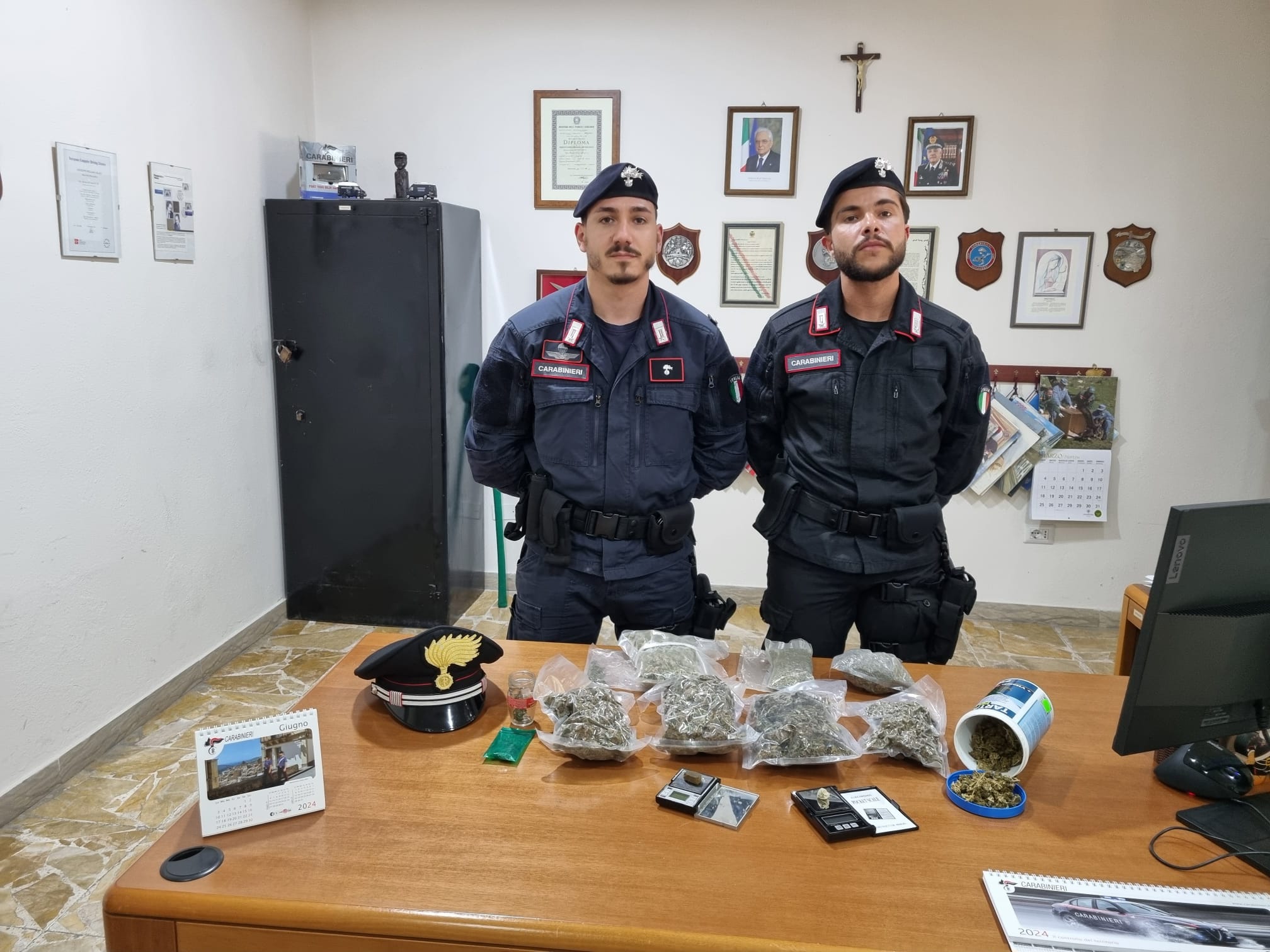 Disoccupato ma faceva la bella vita: spacciatore di Guspini trovato con la droga nell’ovile