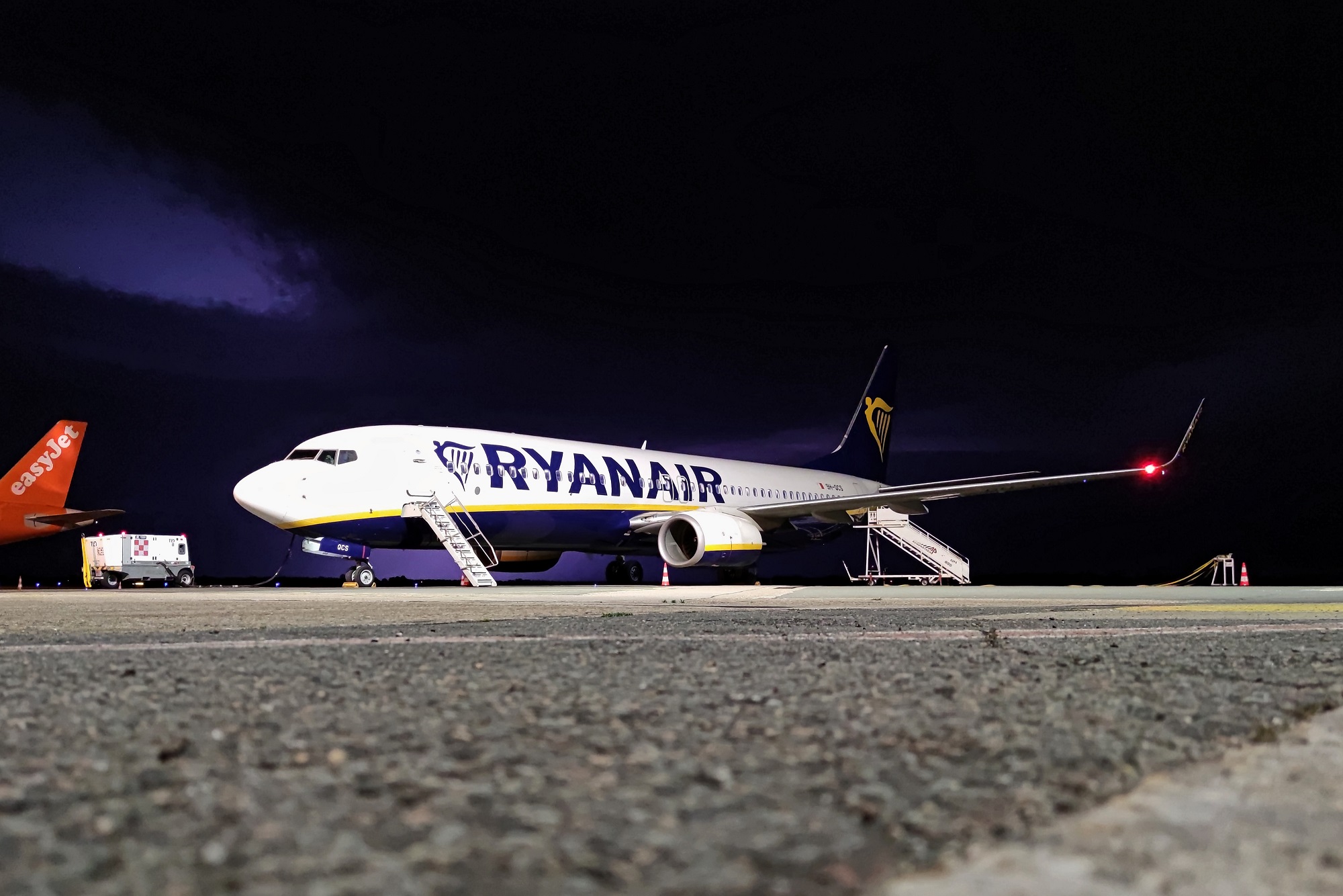 Incubo all’aeroporto di Cagliari, i voli Ryanair per Palermo e ritorno in ritardo di 3 ore: “Chiedete i rimborsi”