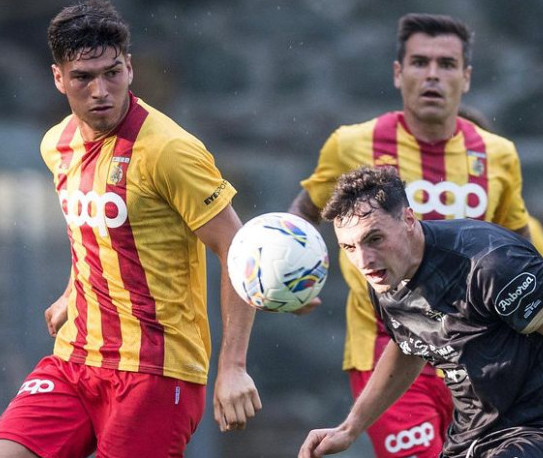 Il Cagliari liquida il Catanzaro: 2-0, in rete Lapadula e Pavoletti