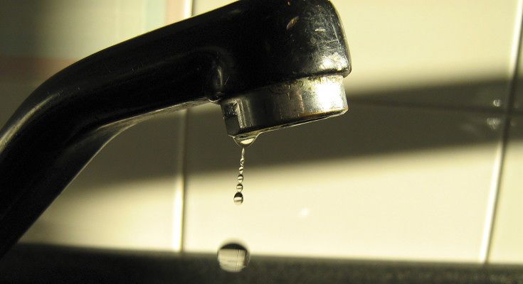 Selargius, acqua con il contagocce nel centro città